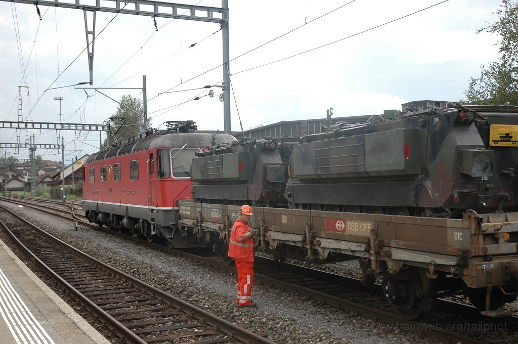 1553-0020-010908.jpg - Re 6/6 11677 «Neuhausen am Rheinfall» / Hinwil 1.9.2008