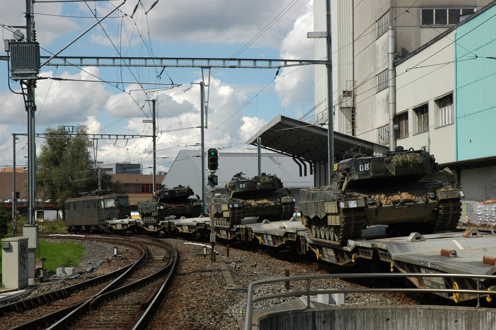 1981-0020-090910.jpg - Ae 6/6 11518 «Flüelen» / Hinwil 9.9.2010