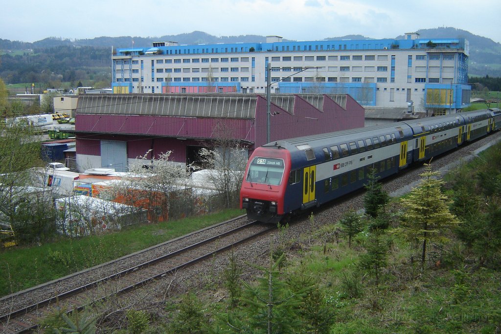 1035-0047-230405.jpg - SBB_CFF Bt  (DPZ) 50 85 26-33 941-3 / Hinwil (Bossikon) 23.4.2005