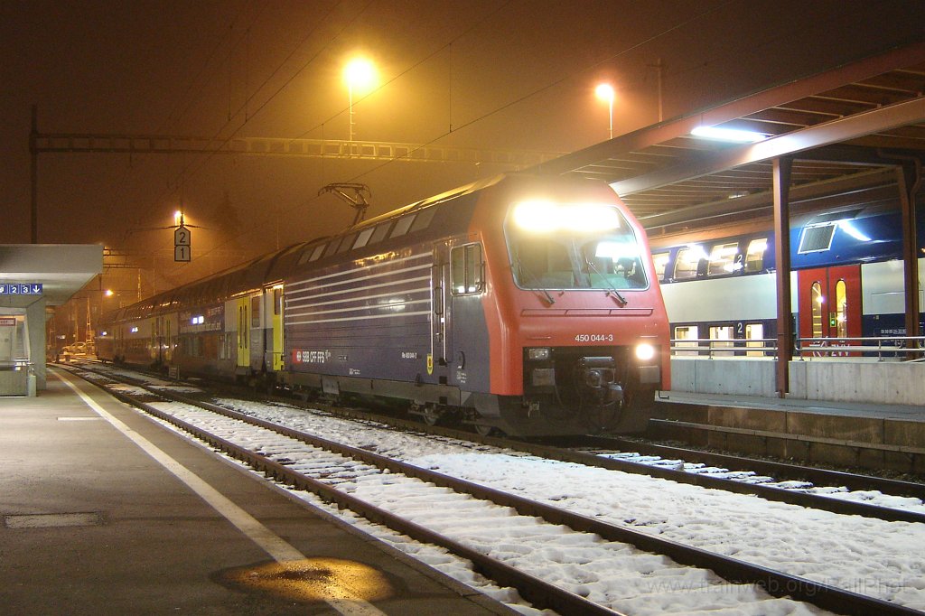 1279-0049-310107.jpg - SBB-CFF Re 450.044-3 «Henggart» / Hinwil 31.1.2007