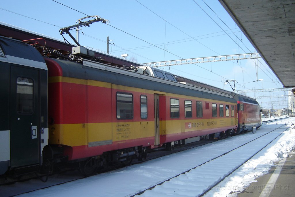 1009-0026-290105.jpg - X 60 85 99-90 106-3 / Hinwil 29.1.2005