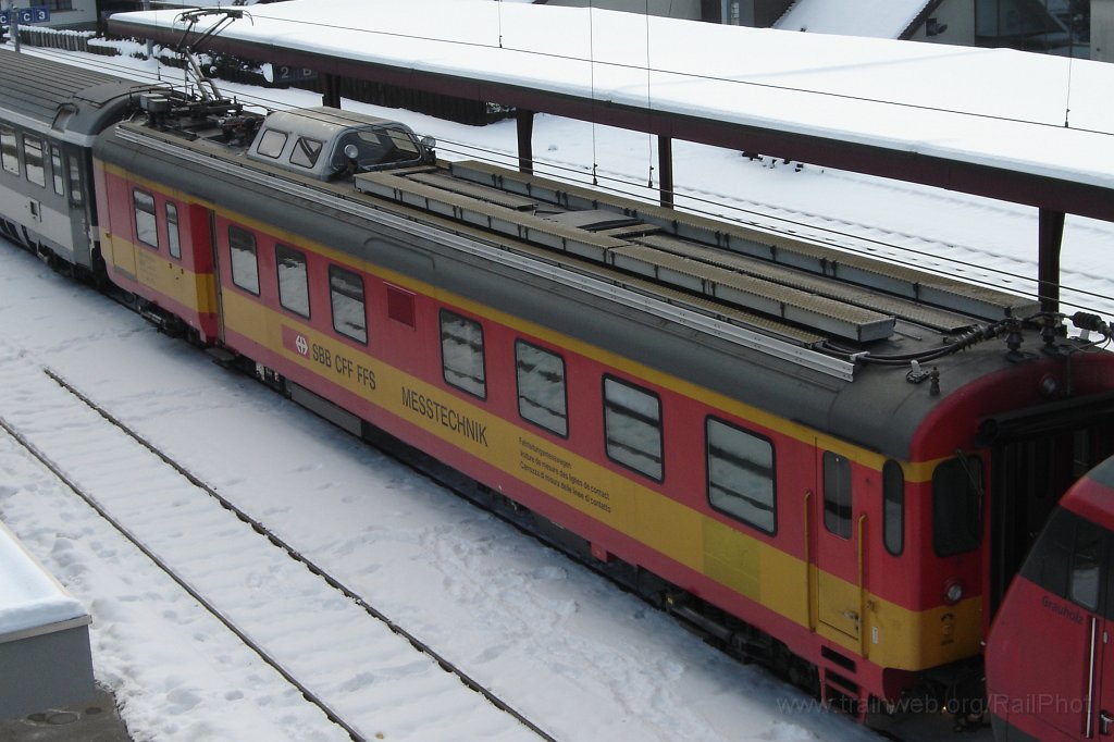 1009-0041-290105.jpg - X 60 85 99-90 106-3 / Hinwil 29.1.2005