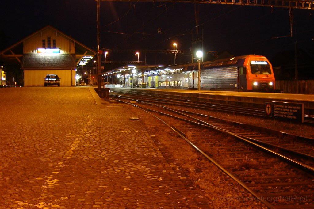 1061-0019-170605.jpg - Re 450.108-6 / Hinwil 17.6.2005