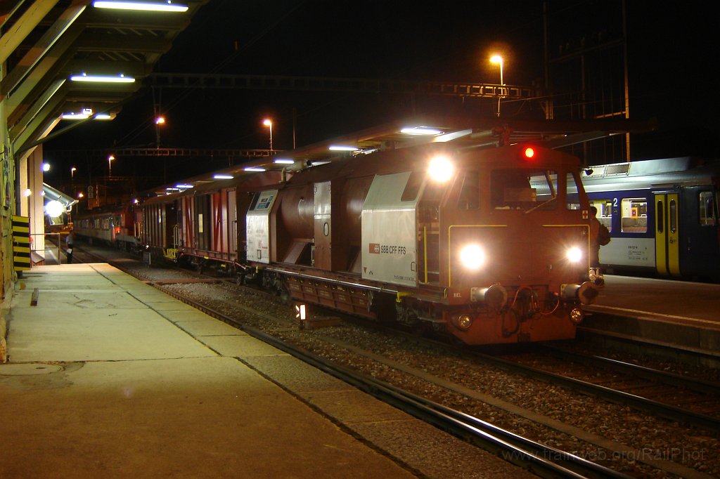 1061-0020-170605.jpg - Xas 80 85 98-02 305-5 / Hinwil 17.6.2005