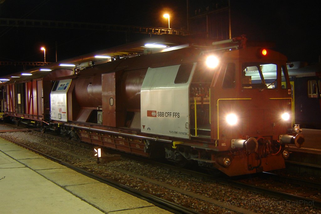 1061-0021-170605.jpg - Xas 80 85 98-02 305-5 / Hinwil 17.6.2005