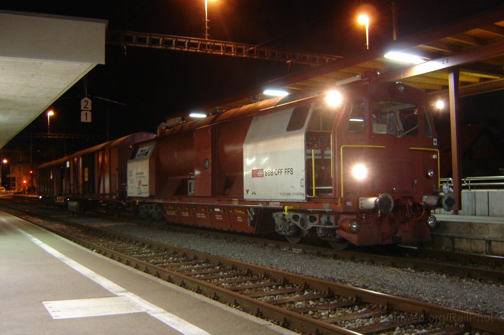 1061-0032-170605.jpg - Xas 80 85 98-02 305-5 / Hinwil 17.6.2005