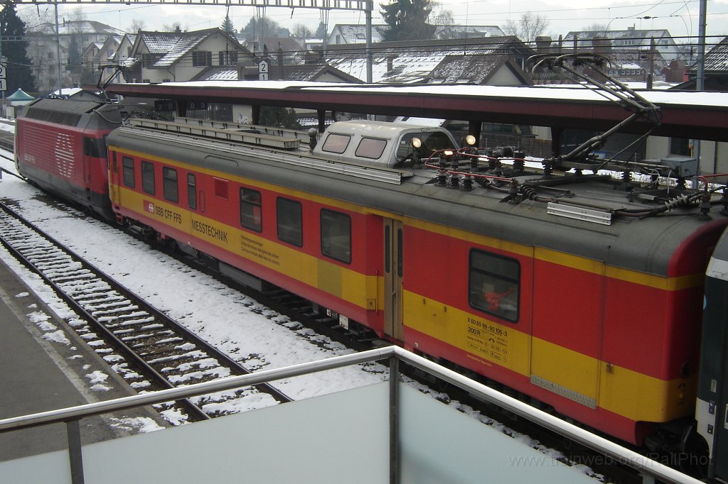 1137-0004-280106.jpg - X 60 85 99-90 106-3 / Hinwil 28.1.2006