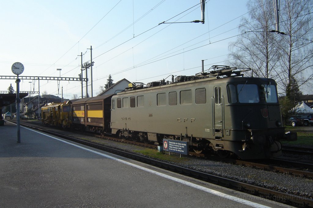 1298-0013-300307.jpg - Müller VTmaas 40 85 95-81 901-7 + SBB-CFF Ae 6/6 11505 «Lyss» / Hinwil 30.3.2007