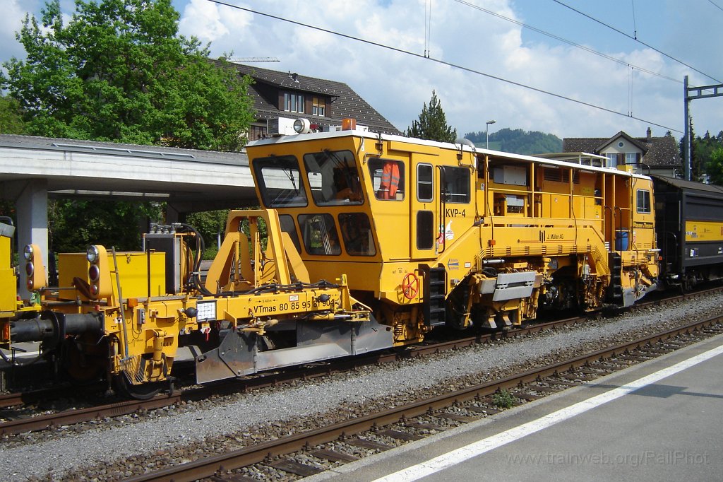 1327-0004-280407.jpg - Müller VTmas 80 85 95-81 904-2 / Hinwil 28.4.2007