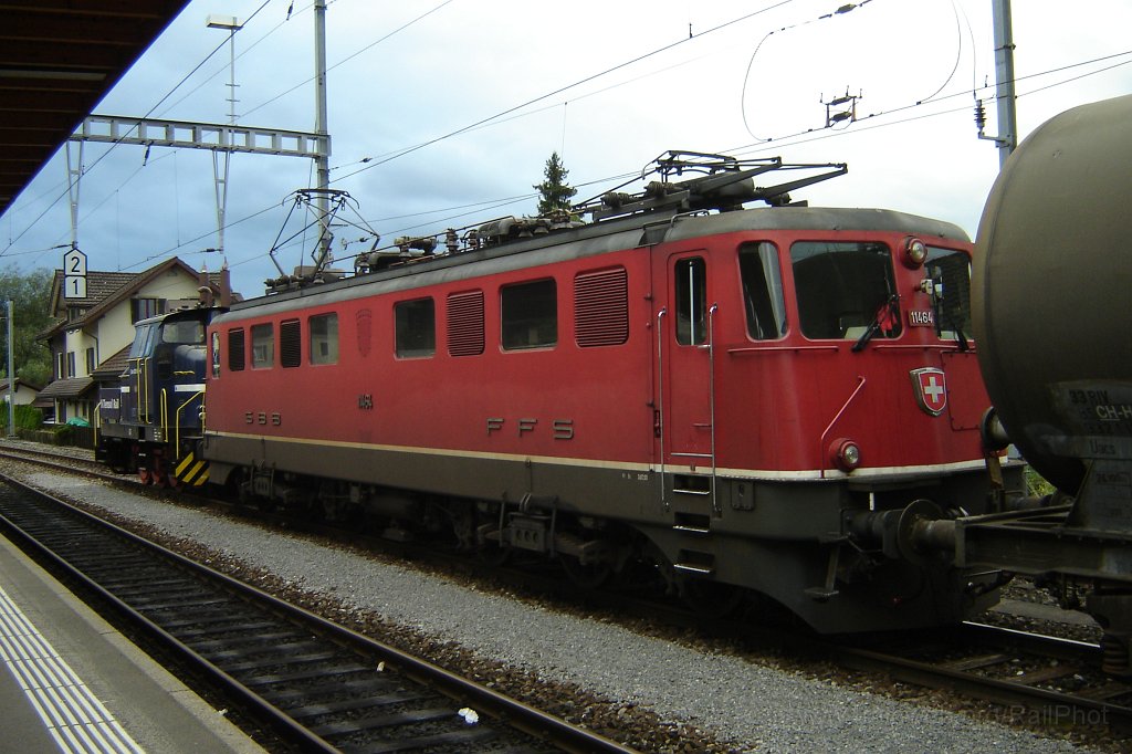 1369-0018-160807.jpg - Ae 6/6 11464 «Erstfeld» + Tensol Rail Em 837.821-8 / Hinwil 16.8.2007