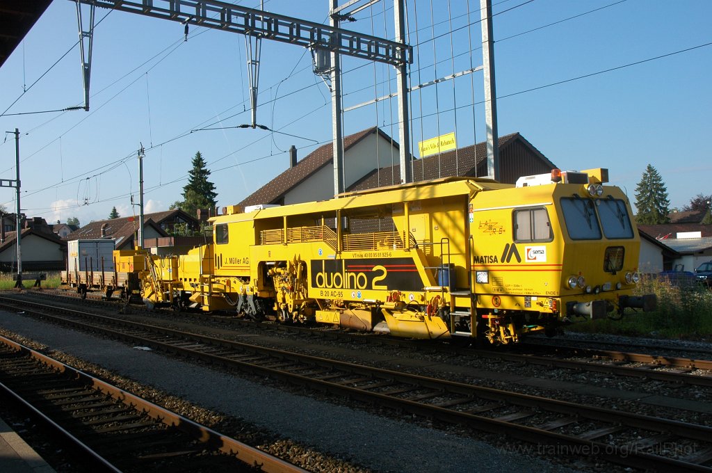 1688-0032-290609.jpg - Müller VTmas 40 85 95 81 925-6 «Duolino 2» / Hinwil 29.6.2009