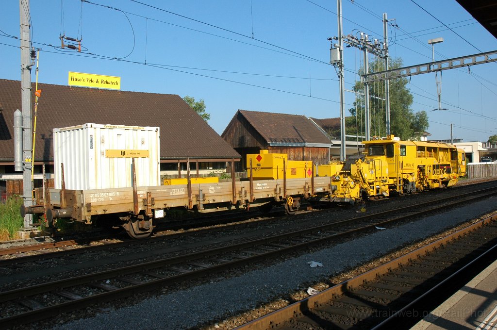 1688-0040-290609.jpg - SBB-CFF Vs 40 85 95 07 005-8 + Müller VTmas 40 85 95 81 925-6 «Duolino 2» / Hinwil 29.6.2009