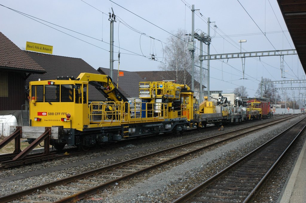 2072-0023-030311.jpg - SBB-CFF XTmass 99 85 9236 061-9 + XTms 40 85 95 88 830-1 + VTms 40 85 958 1347-3 «Krani 7» + Xs 40 85 95 58 681-4 + Xs 40 85 95 48 756-7 + Tm 234.214-5 / Hinwil 3.3.2011