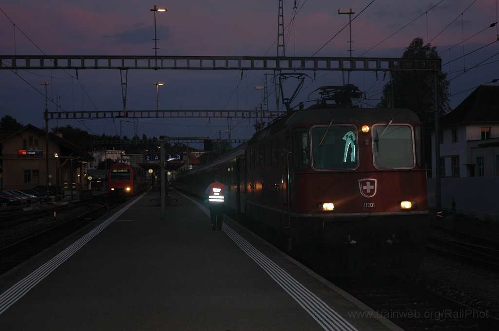 1565-0012-200908.jpg - Re 4/4" 11201 / Hinwil 20.9.2008