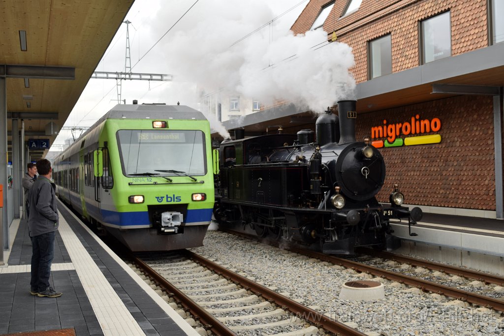 4698-0023-081017.jpg - BLS RABe 525.012-1 + BSB Ed 3/4 51 / Huttwil 8.10.2017