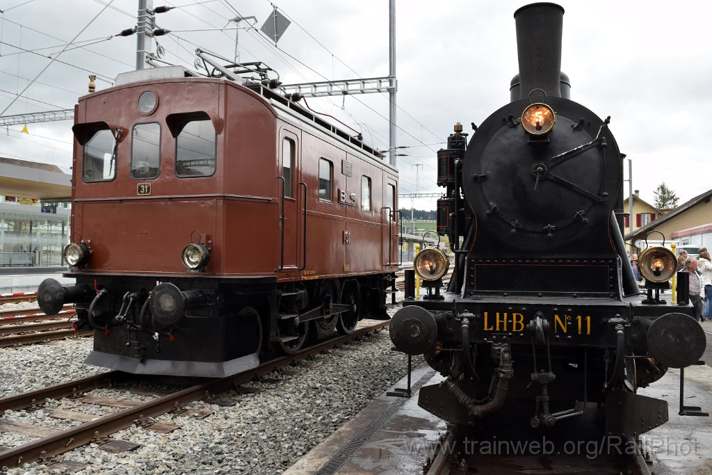 4698-0033-081017.jpg - LHB Ed 3/4 11 + BLS Te 2/3 31 / Huttwil 8.10.2017