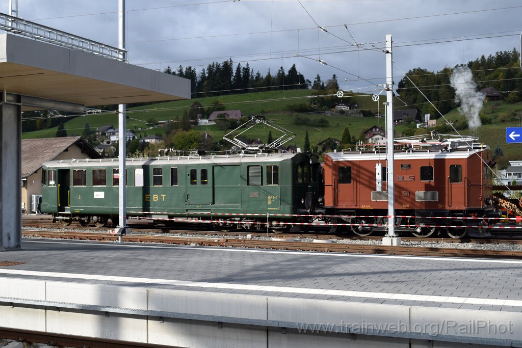 4702-0005-081017.jpg - EBT BDe 2/4 240 + BLS Te 2/3 31 / Huttwil 8.10.2017
