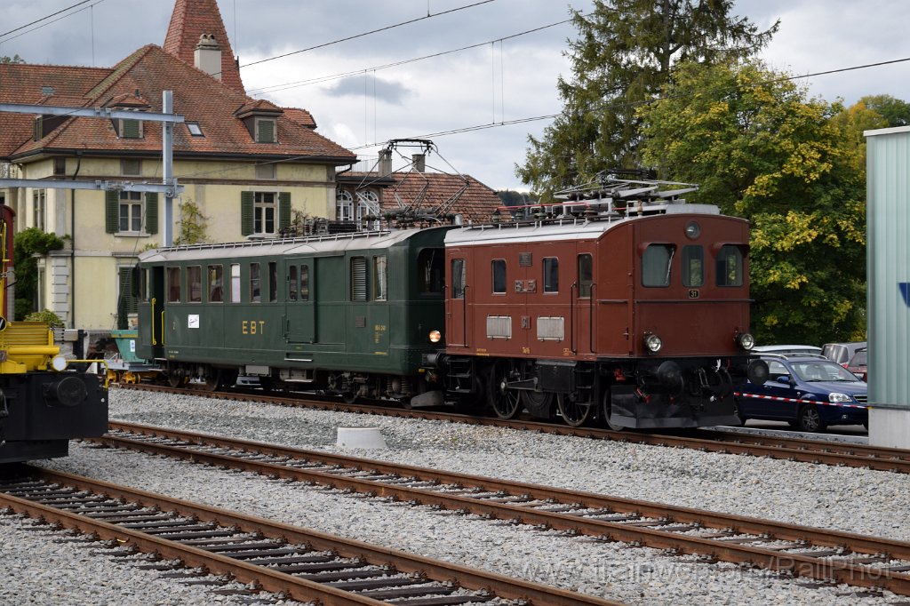 4702-0022-081017.jpg - EBT BDe 2/4 240 + BLS Te 2/3 31 / Huttwil 8.10.2017