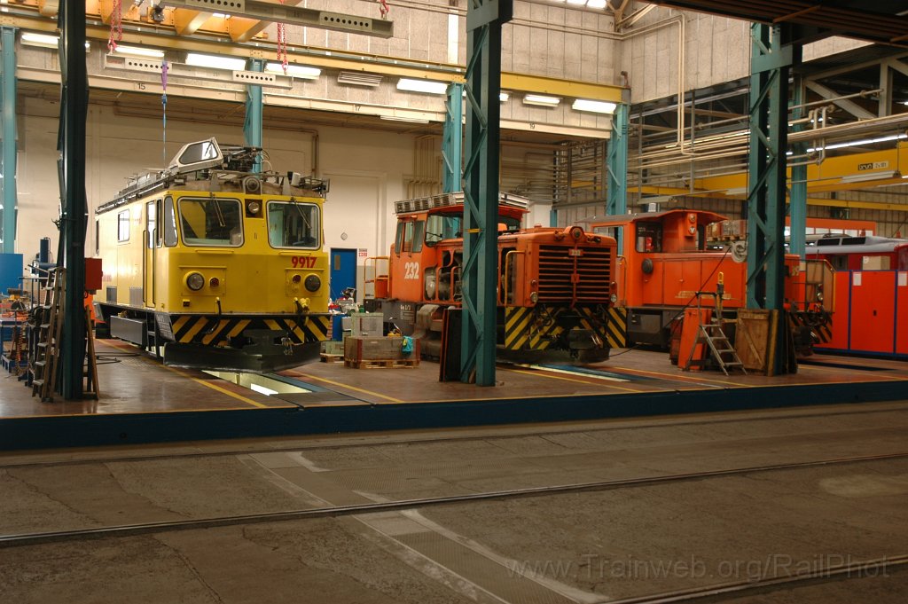 2723-0010-150313.jpg - RhB Xm 2/2 9917 + Gm 3/3 232 + Tmf 2/2 89 / Landquart 15.3.2013