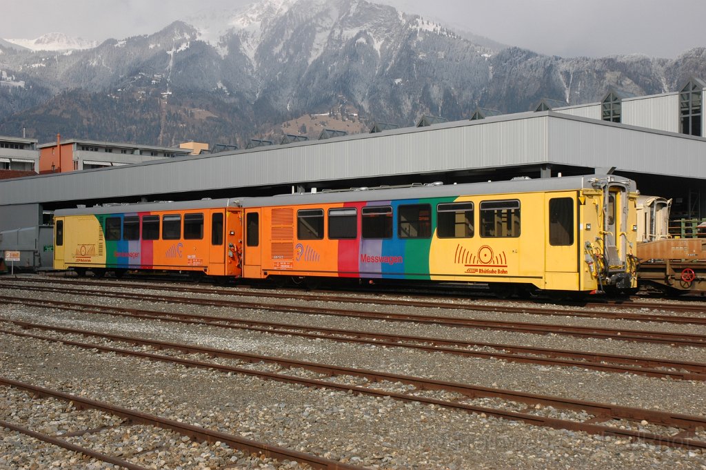 2727-0015-150313.jpg - RhB Xak 9372 «Servicewagen» + Xak 9371 «Messwagen» / Landquart 15.3.2013