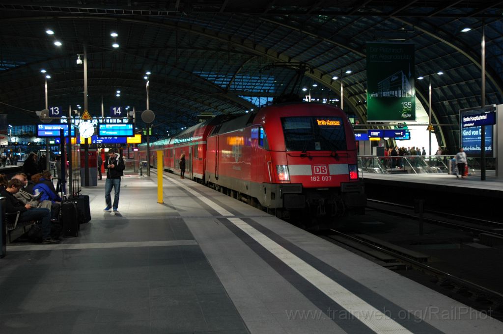 3276-0001-240914.jpg - DBAG 182.007 "20 Jahre RE1" / Berlin Hbf 24.9.2014
