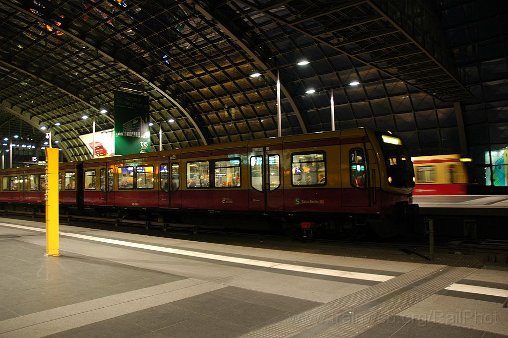 3276-0033-240914.jpg - DBAG 481.410-9 / Berlin Hbf 24.9.2014
