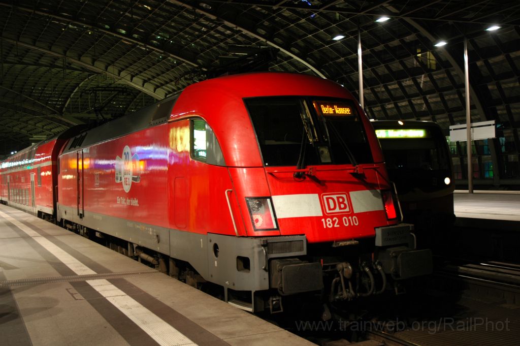 3276-0039-240914.jpg - DBAG 182.010 "20 Jahre RE1" / Berlin Hbf 24.9.2014