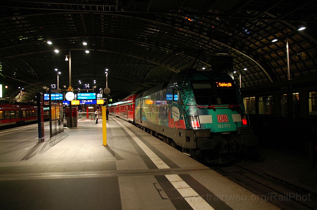 3277-0034-240914.jpg - DBAG 182.013 "Brandenburg" / Berlin Hbf 24.9.2014