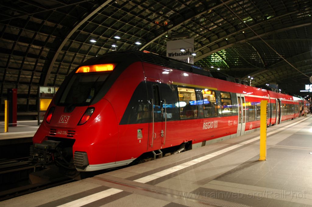 3277-0041-240914.jpg - DBAG 442.135 / Berlin Hbf 24.9.2014