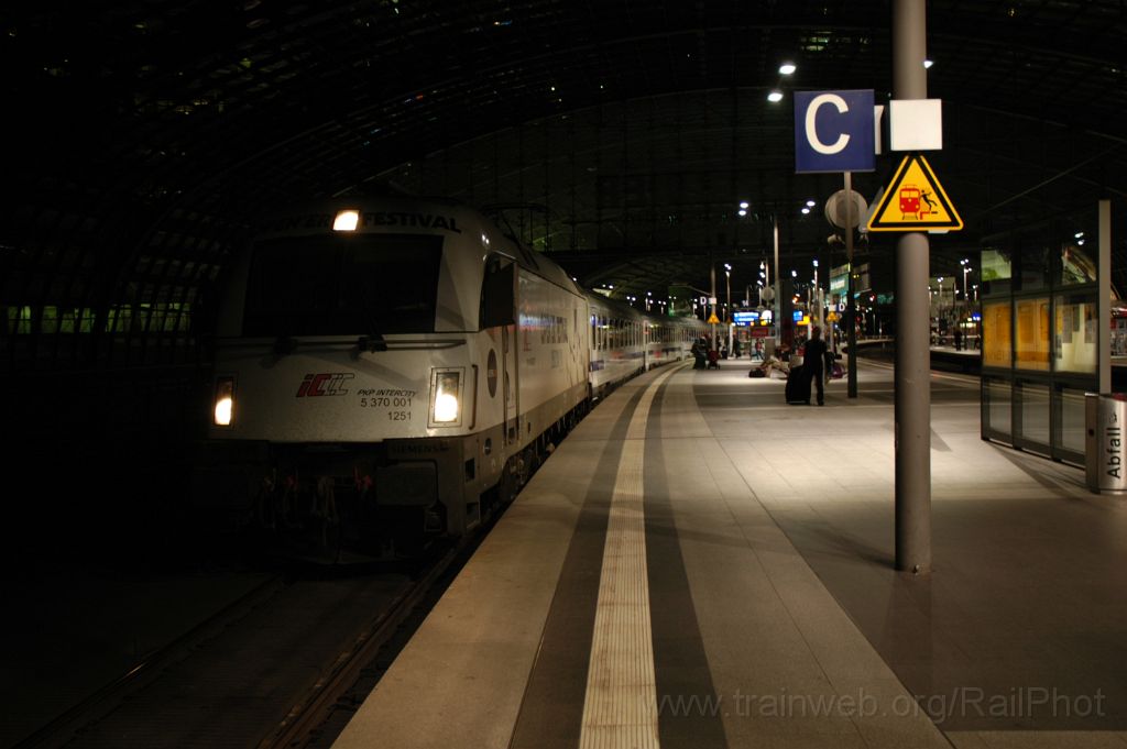 3278-0008-240914.jpg - PKP EU44-001 "Open'er Festival" / Berlin Hbf 24.9.2014