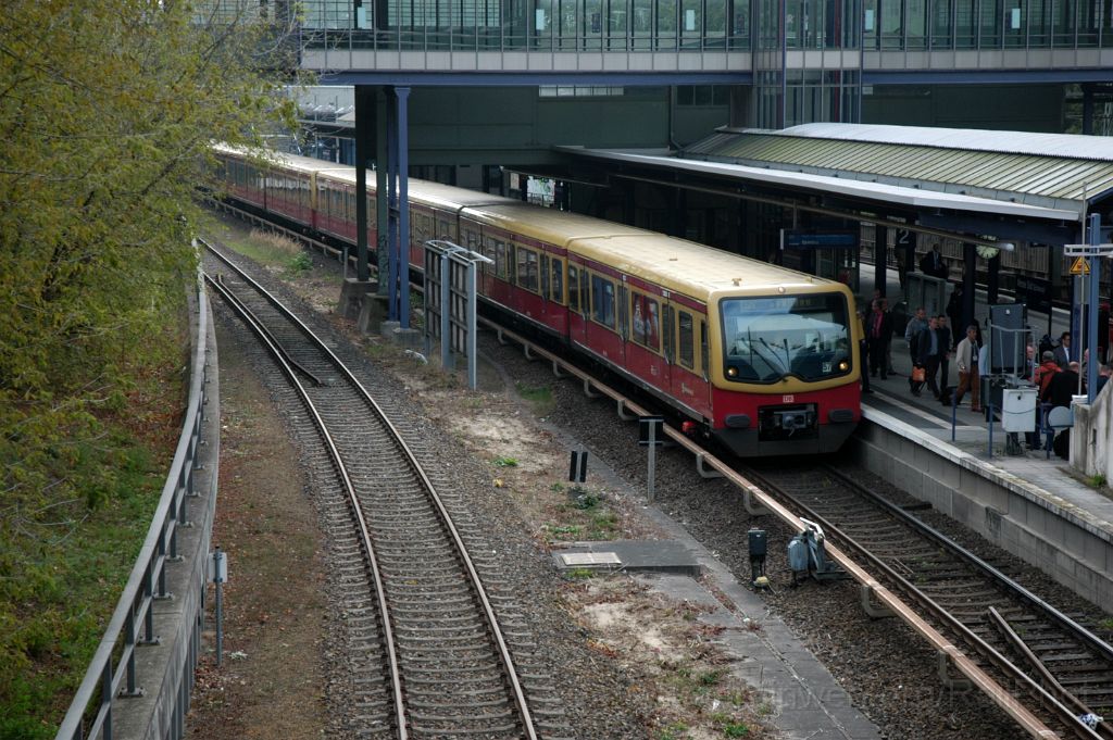 3280-0049-250914.jpg - DBAG 481.287-1 / Berlin-Messe Süd (Eichkamp) 25.9.2014