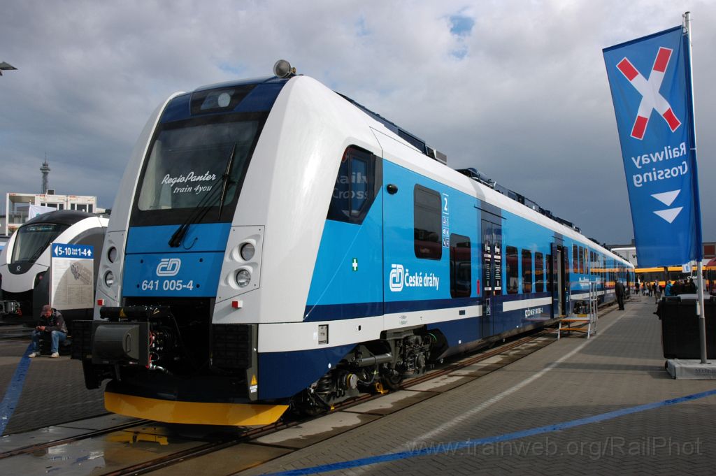 3284-0030-250914.jpg - CD 641.005-4 / Berlin Messe (Innotrans) 25.9.2014