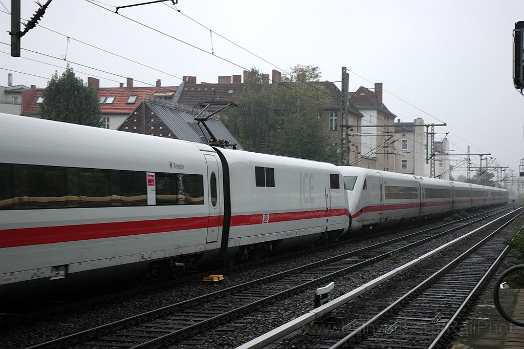3287-0047-260914.jpg - DBAG ICE 402.029-3 "Templin" + 808.036-8 "Jüterbog" / Berlin-Savignyplatz 26.9.2014