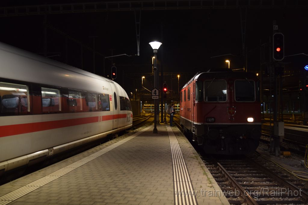 4154-0026-200916.jpg - DBAG ICE 403.522-6 "Solingen" + SBB-CFF Re 4/4'' 11153 / Basel SBB 20.9.2016