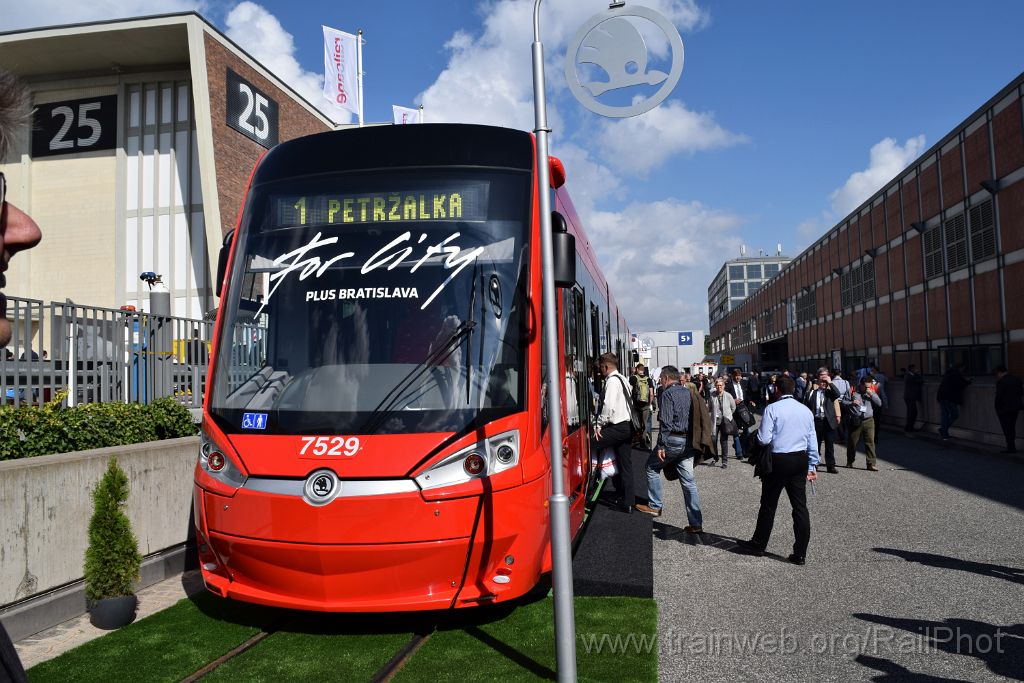 4160-0005-210916.jpg - DPB 15T 7529 / Berlin Messe (Innotrans) 21.9.2016