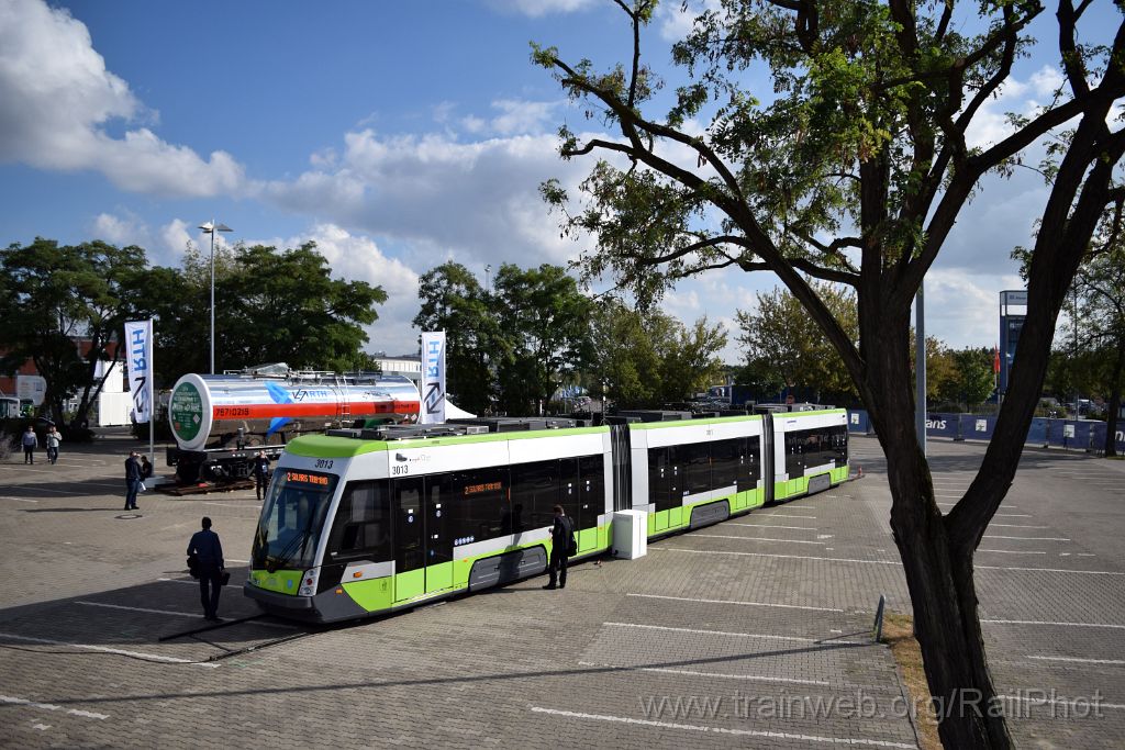 4160-0044-210916.jpg - MPK-O Tramino 3013 + RTH Tank car 76710219 / Berlin Messe (Innotrans) 21.9.2016