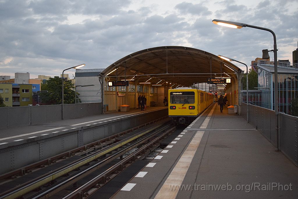 4162-0026-210916.jpg - BVG GI/1E 1071-1 / Prinzenstrasse 21.9.2016