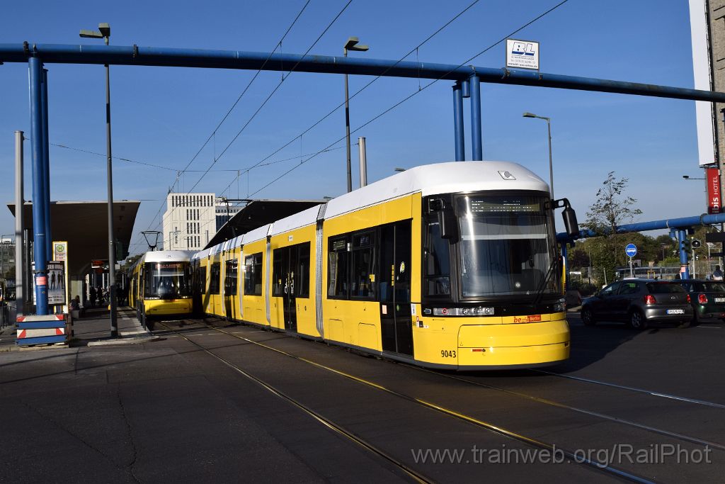 4162-0041-220916.jpg - BVG GT8-08 ZR 9043 + GT6-08 ZR 4008 / Hauptbahnhof 22.9.2016