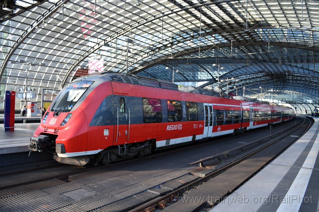 4163-0003-220916.jpg - DBAG 442.823 / Berlin Hbf 22.9.2016