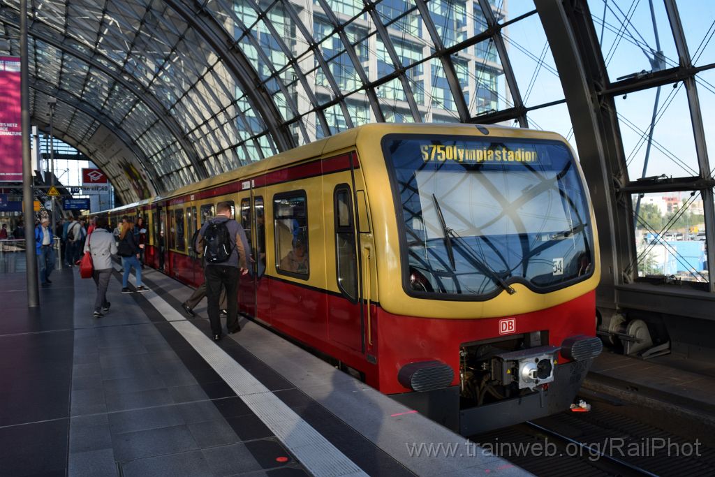 4163-0009-220916.jpg - DBAG 481.111-3 / Berlin Hbf 22.9.2016