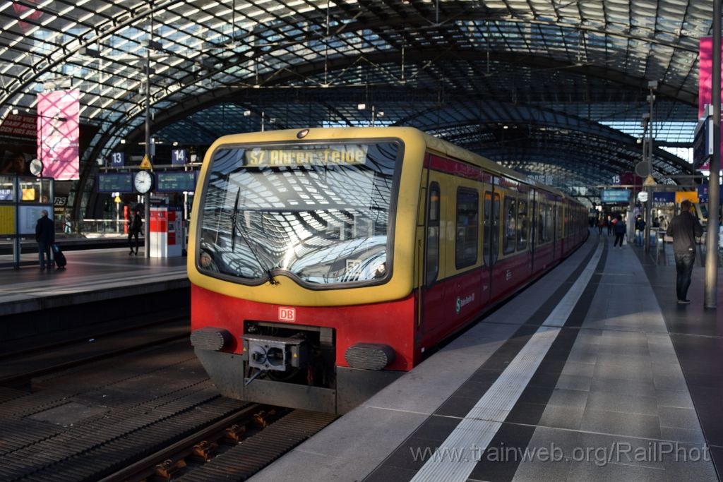 4164-0002-220916.jpg - DBAG 481.165-9 / Berlin Hbf 22.9.2016
