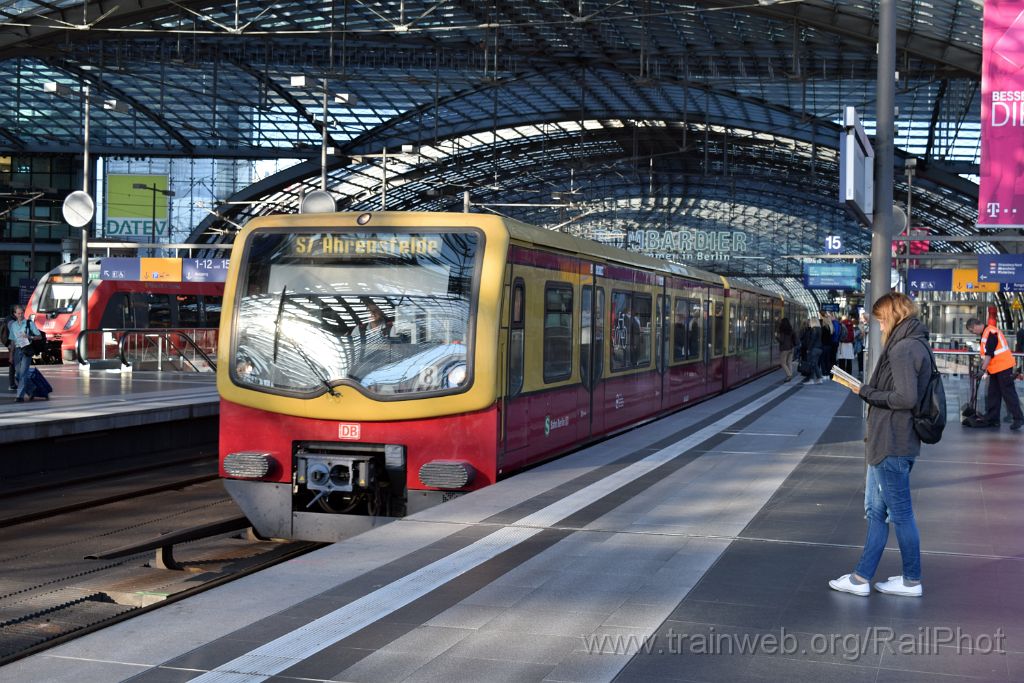 4164-0045-220916.jpg - DBAG 481.443-0 / Berlin Hbf 22.9.2016