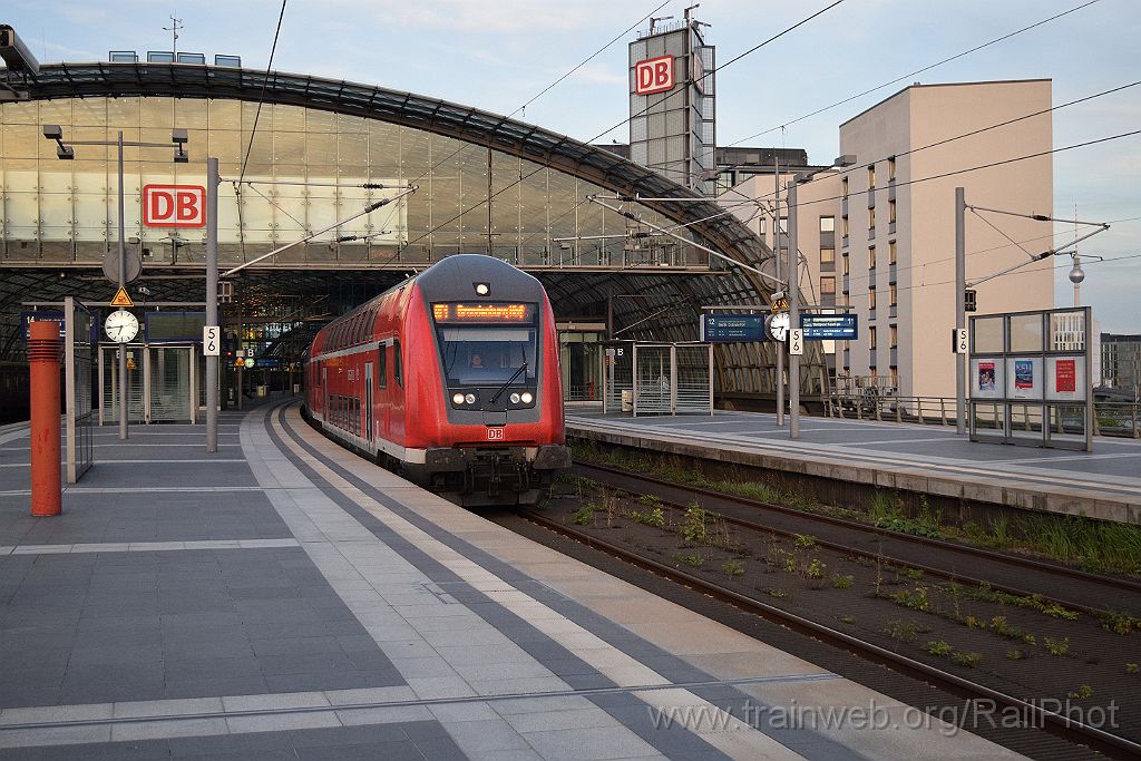 4174-0020-220916.jpg - DBAG DBpzfa 008 / Berlin Hbf 22.9.2016