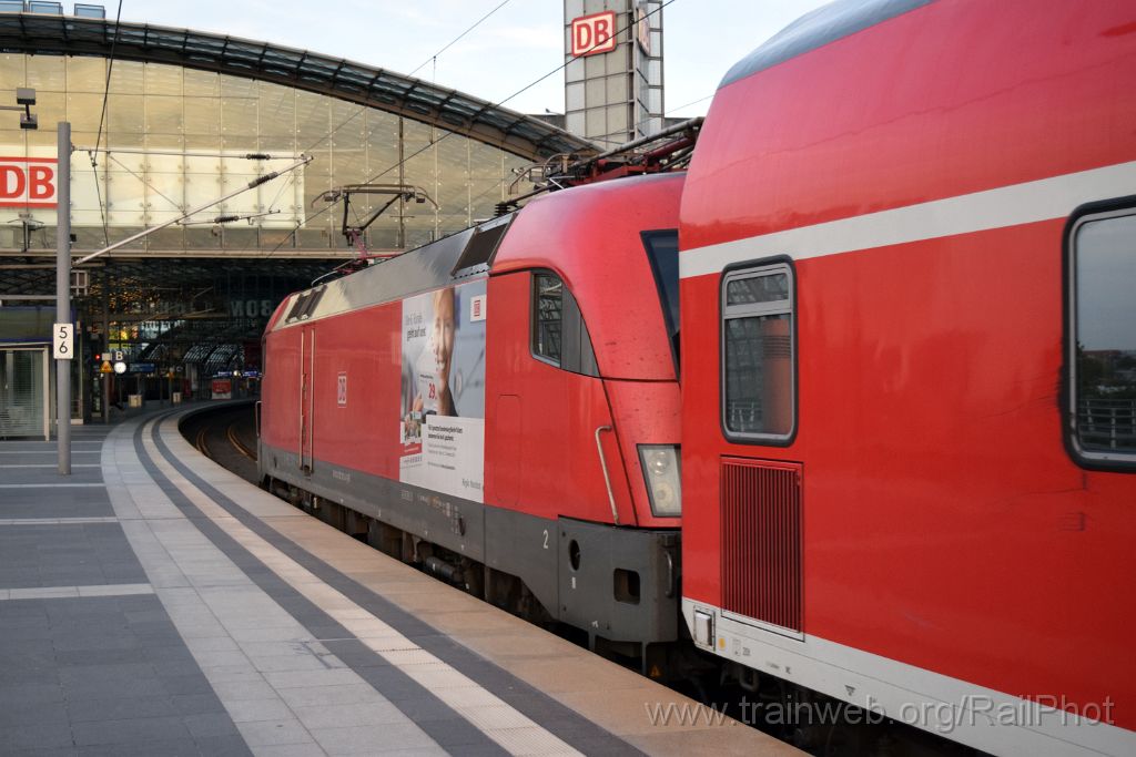 4174-0028-220916.jpg - DBAG 182.003 "Die 6.Runde geht auf uns!" / Berlin Hbf 22.9.2016