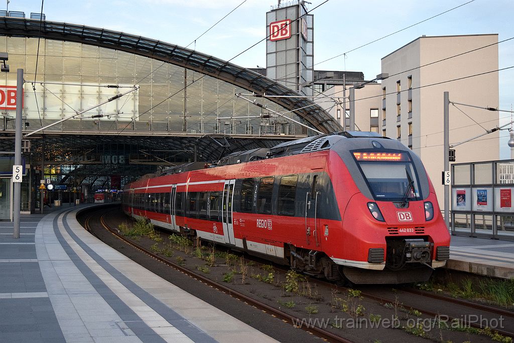 4174-0036-220916.jpg - DBAG 442.833 / Berlin Hbf 22.9.2016