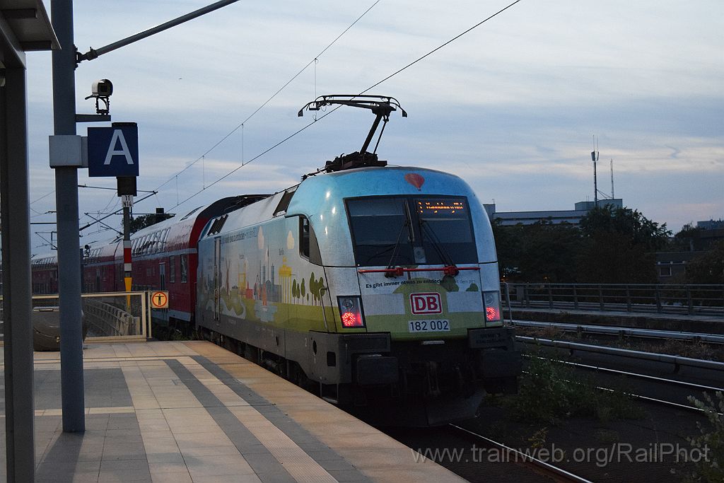 4176-0022-220916.jpg - DBAG 182.002 "Es gibt immer was zu entdecken mit der RE1" / Berlin Hbf 22.9.2016