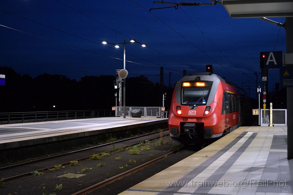 4178-0022-220916.jpg - DBAG 442.328 / Berlin Hbf 22.9.2016