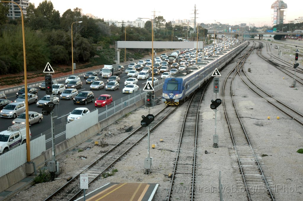 3484-0013-210115.jpg - IR DVT 811 / Tel-Aviv (Ya'akov Dori bridge) 21.1.2015