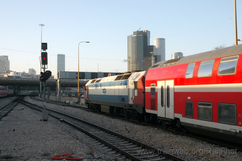 3485-0050-220115.jpg - IR JT42BW 738 / Tel-Aviv Savidor center 22.1.2015