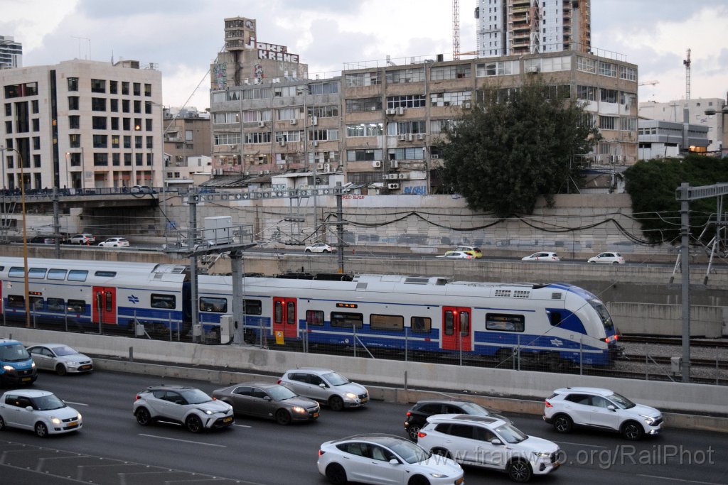 10196-0015-100226.jpg - IR DDEMU 6351 (94 95 0006 351-4 IL-IR) / Tel-Aviv (HaShalom) 10.2.2026